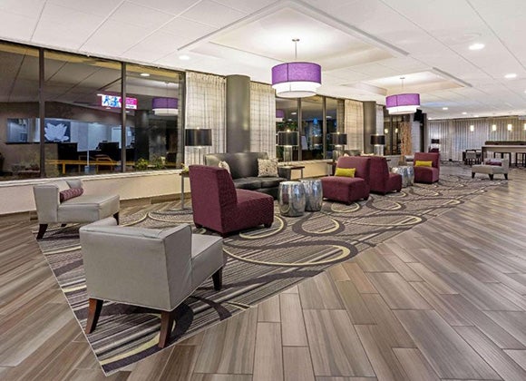 La Quinta Inn & Suites by Wyndham